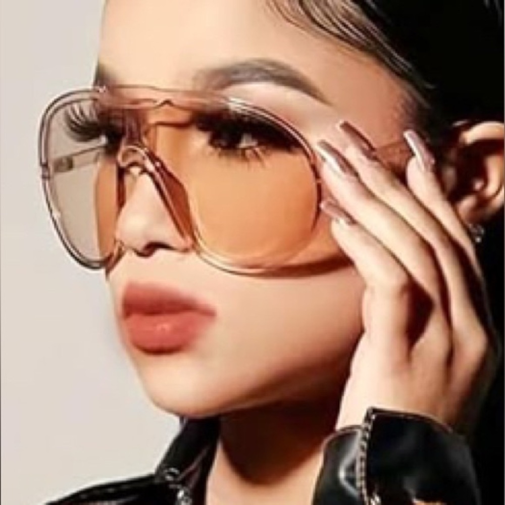 WOMAN’S Oversized One Piece Sunglasses For Fashion 
UV400 Shield *